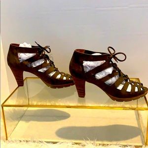 LIKE NEW - Paul Green Gray Suede Cage Sandals